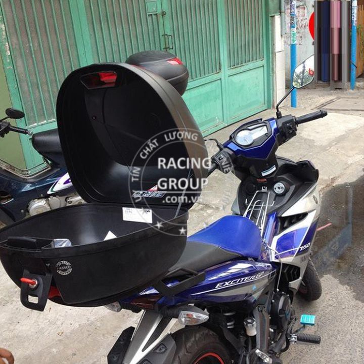 Thùng sau givi E30RN 30 lít tặng kèm đế hàng chính hãng bảo hành 2 năm