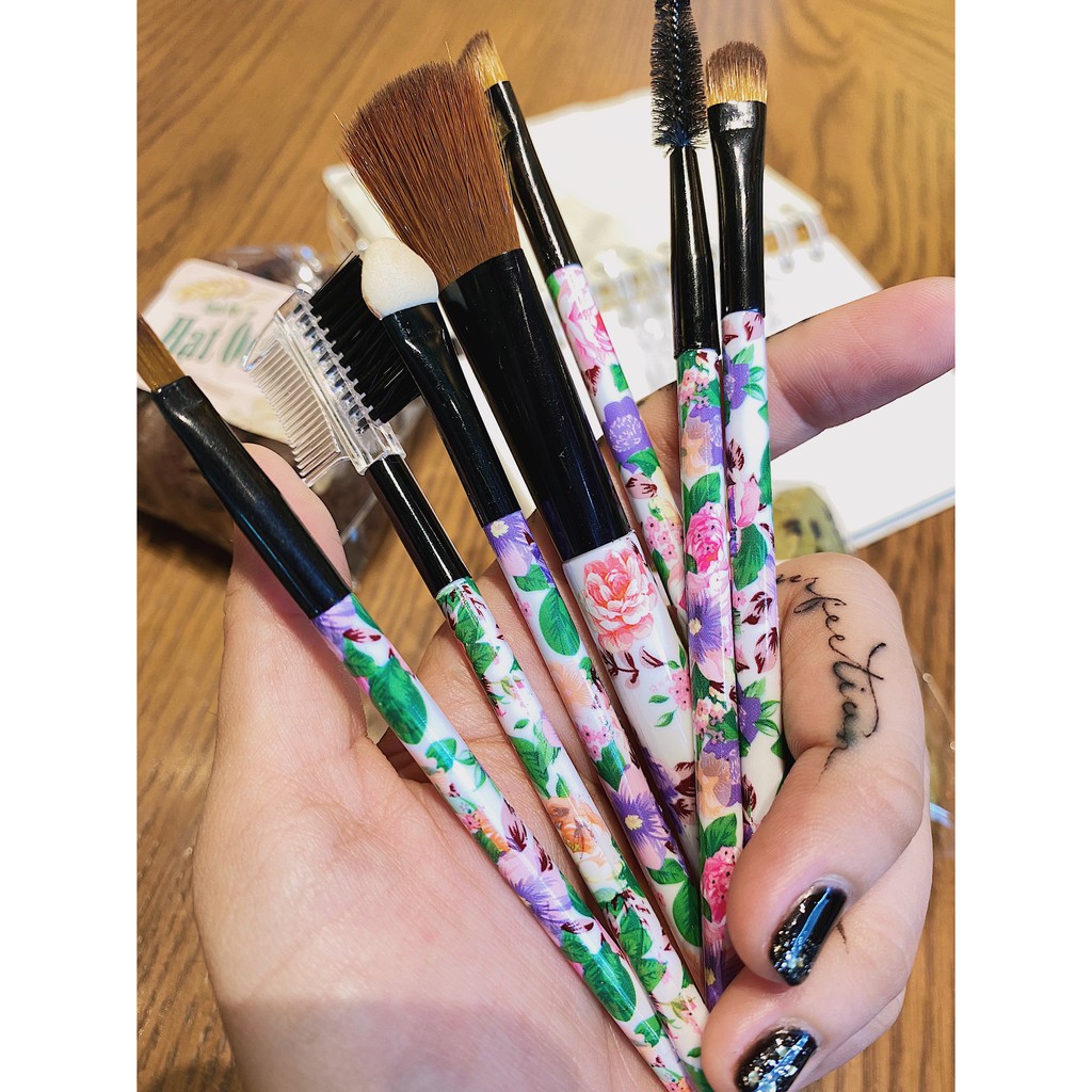 Bộ Cọ Makeup 7 Cây Hộp Nhựa Cutie Nội Địa Trung