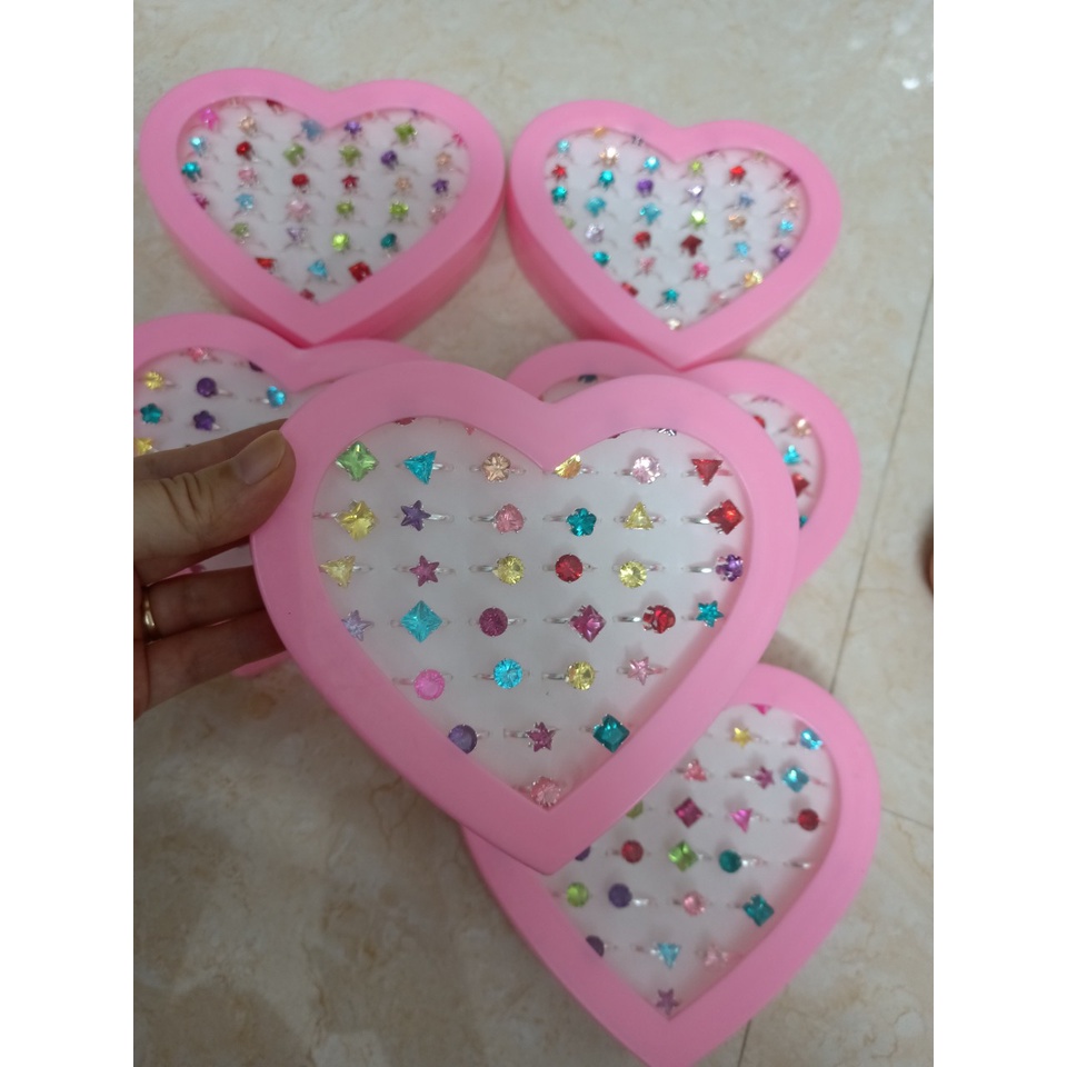 Bán nguyên hộp 36 nhẫn kim cương cho bé, nhẫn đính đá