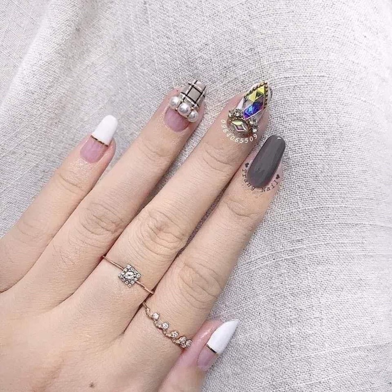 khay hình trai nữa trang trí móng” random khay” deal sốc