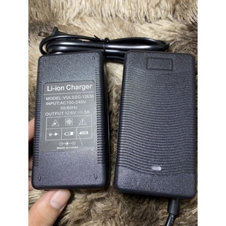 Sạc 3S 12.6V 3A có quạt khuếch tán nhiệt lượng và đèn báo đầy, chuyên sạc pin Macbook Li-ion 10.8V - 12V