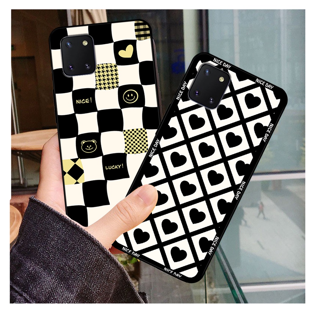 Ốp lưng Samsung Note 10 Lite in hoạ tiết caro trái tim đen trắng, gấu bear cute đáng yêu