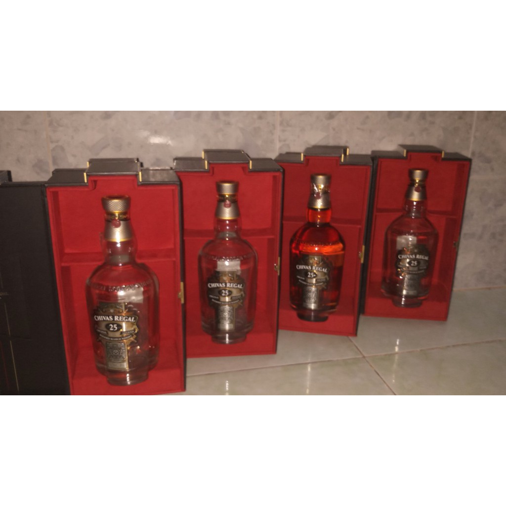 vỏ chai chivas 25