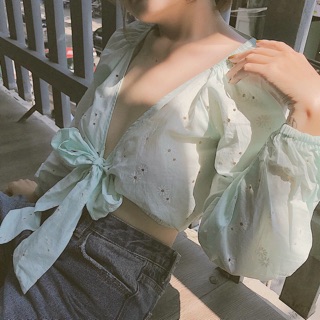 Áo hoa cúc thắt nơ - daisie croptop