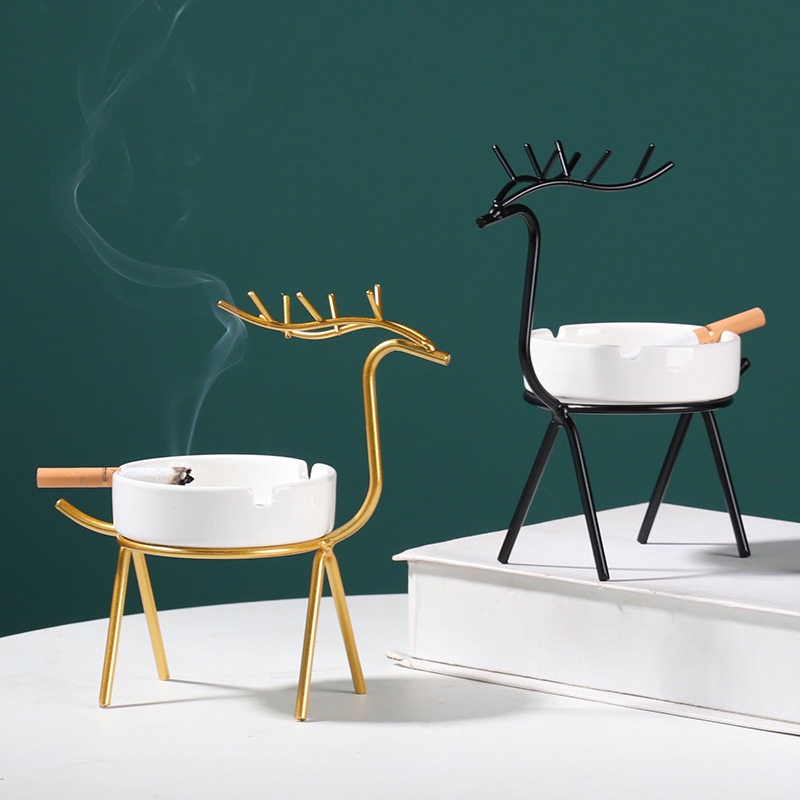 Gạt tàn thuốc hình hươu bằng kim loại thiết kế tinh xảo và sang trọng