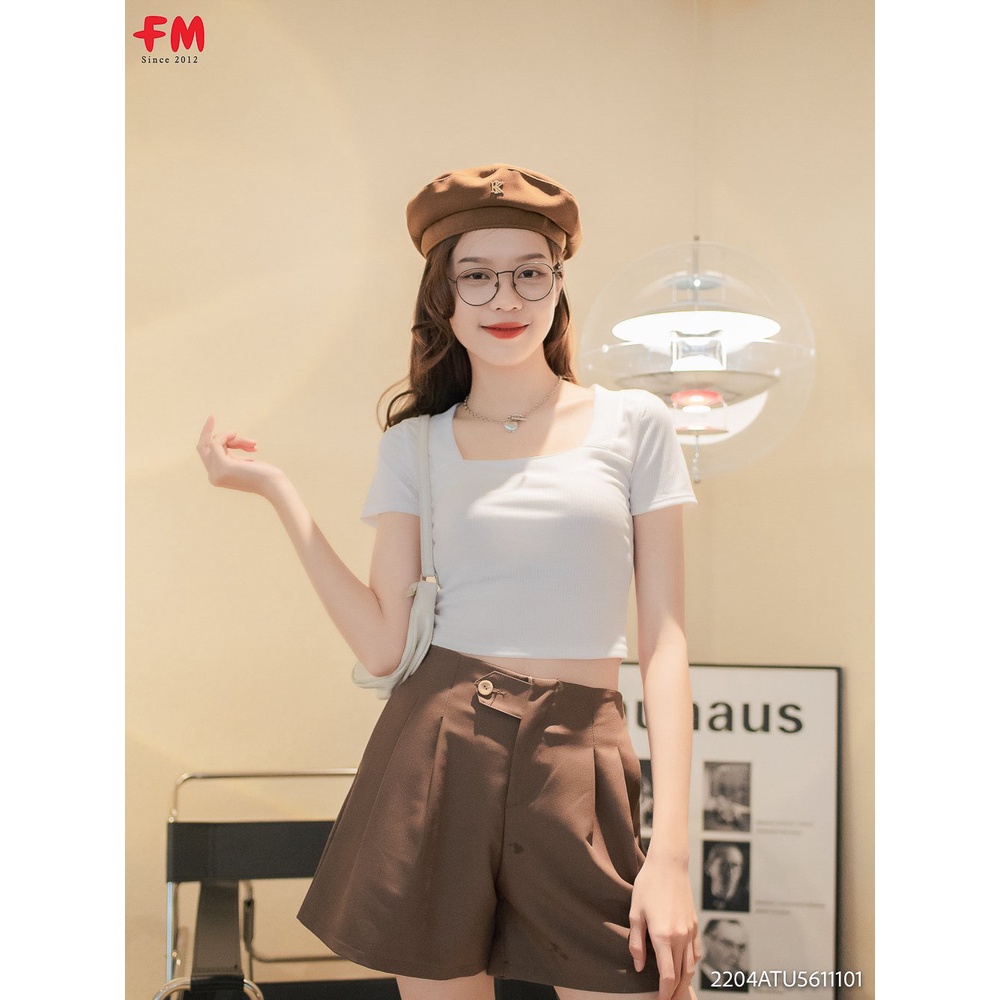 Áo thun croptop nữ FM Style cổ vuông viền chỉ  basic trẻ trung, năng động, thời trang220411030