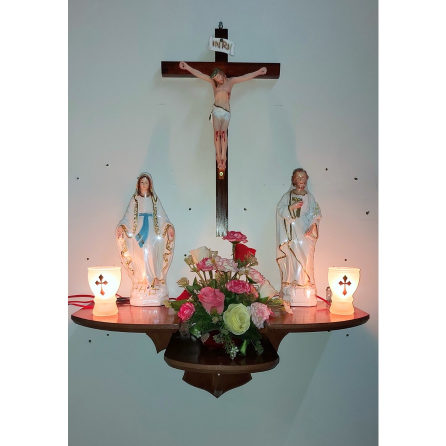 BỘ BÀN THỜ THIÊN CHÚA, KỆ 3 TẦNG , TƯỢNG MẸ, THÁNH GIUSE 30CM, THÁNH GIÁ CHÚA 45CM, CẶP ĐÈN LY THỦY TINH 10CM
