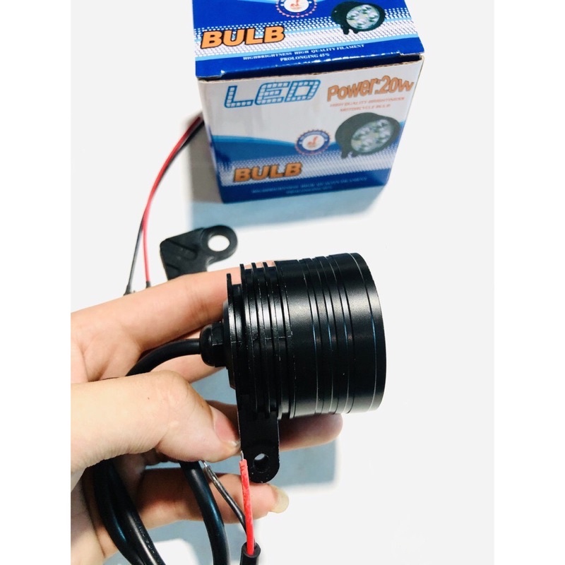 ĐEN LED TRỢ SÁNG L6 TẶNG KÈM CHÂN PHUỘT - CÔNG TẮC