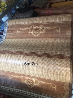 Chiếu trúc vân gỗ lụa 1m8*2m, nằm 2 mặt gập đôi.