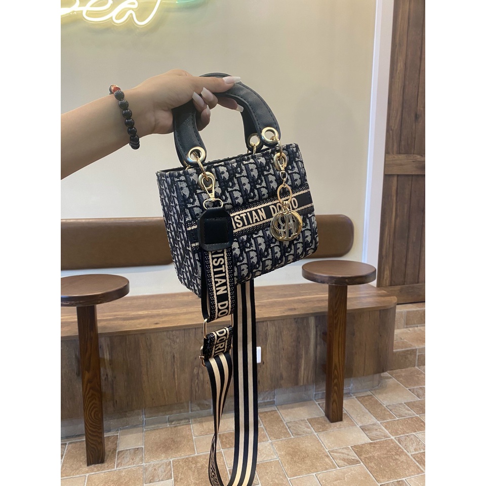 Túi đeo chéo Lady vải dệt thổ cẩm thời trang 2022