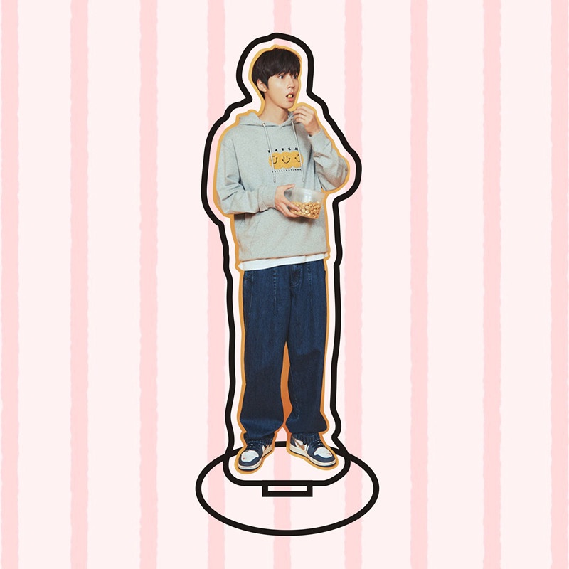 Móc khóa acrylic có mặt hình thẻ họa tiết Hwang In Youp