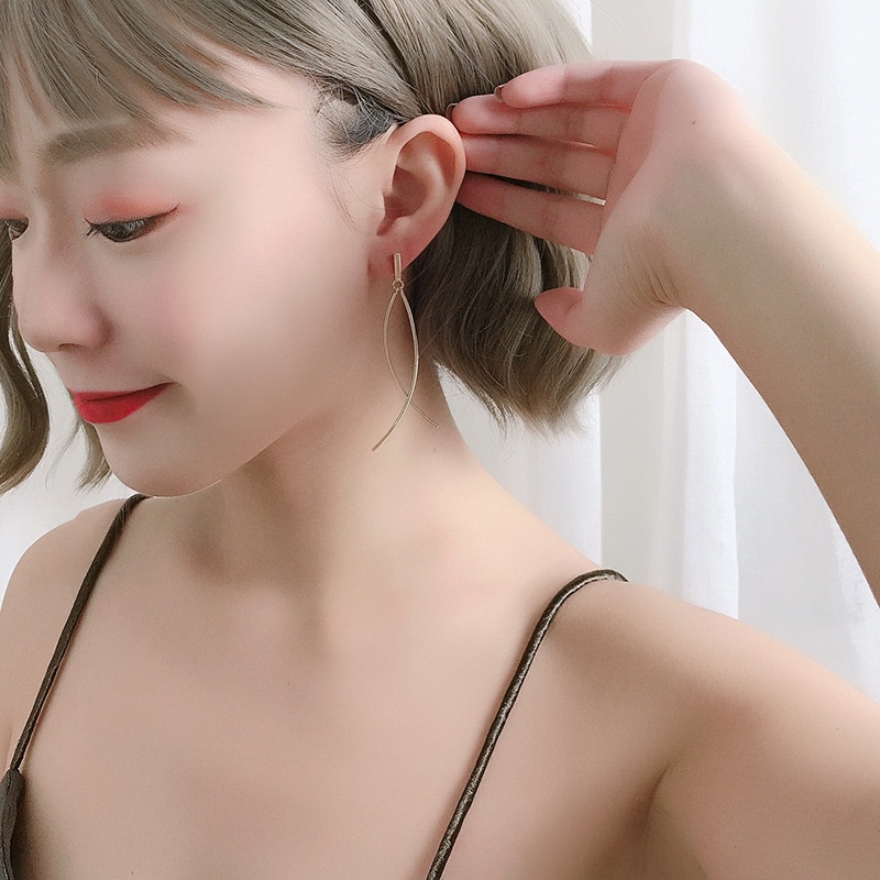 Bông Tai Bạc 925 Dáng Dài Phối Tua Rua Hình Thánh Giá Thanh Lịch Cho Nữ