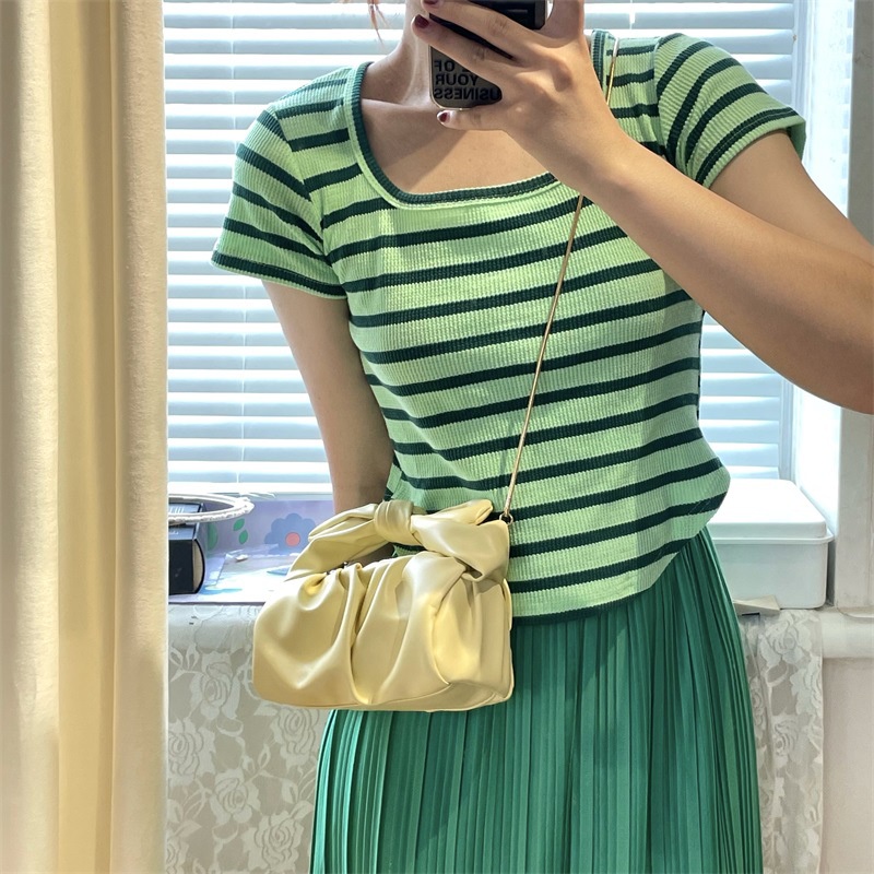 Túi Đeo Chéo Hình Đám Mây Phối Dây Xích Thời Trang Cho Nữ