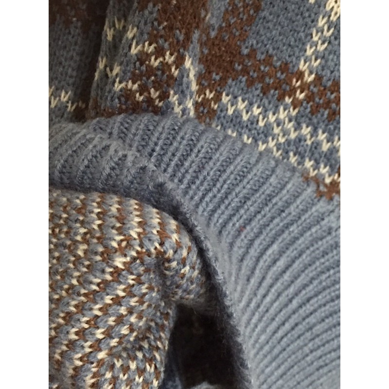 Áo gile len họa tiết caro màu xanh dương phong cách vintage