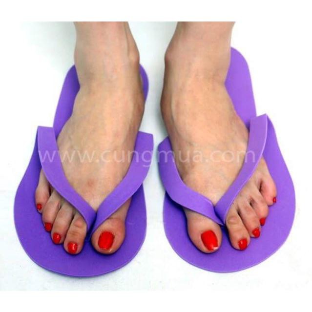 Dép đi trong tiệm nail