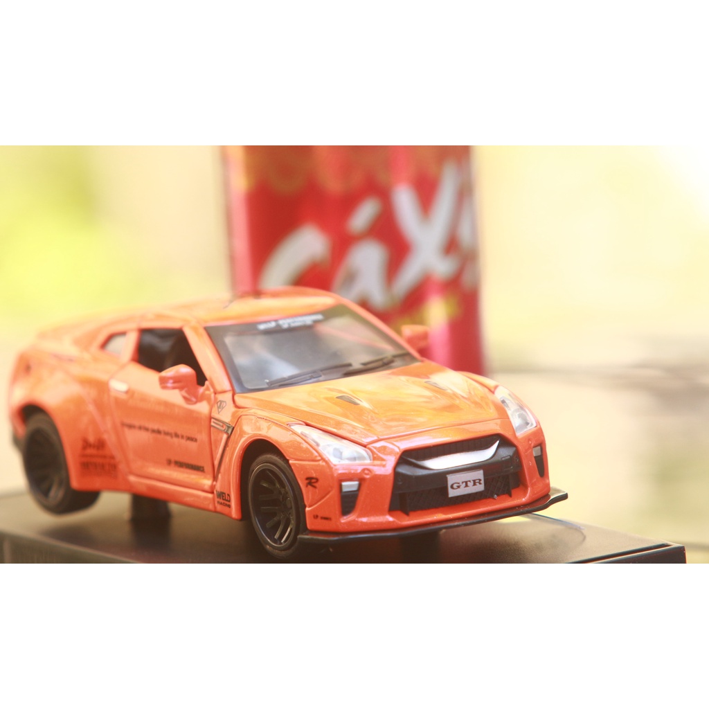 Xe mô hình tĩnh Nissan GTR hợp kim, Đồ chơi cao cấp X_BOX tỷ lệ 1:32