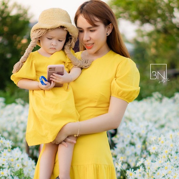 Đầm mẹ và bé BNSTYLE váy vàng xòe tầng MB20