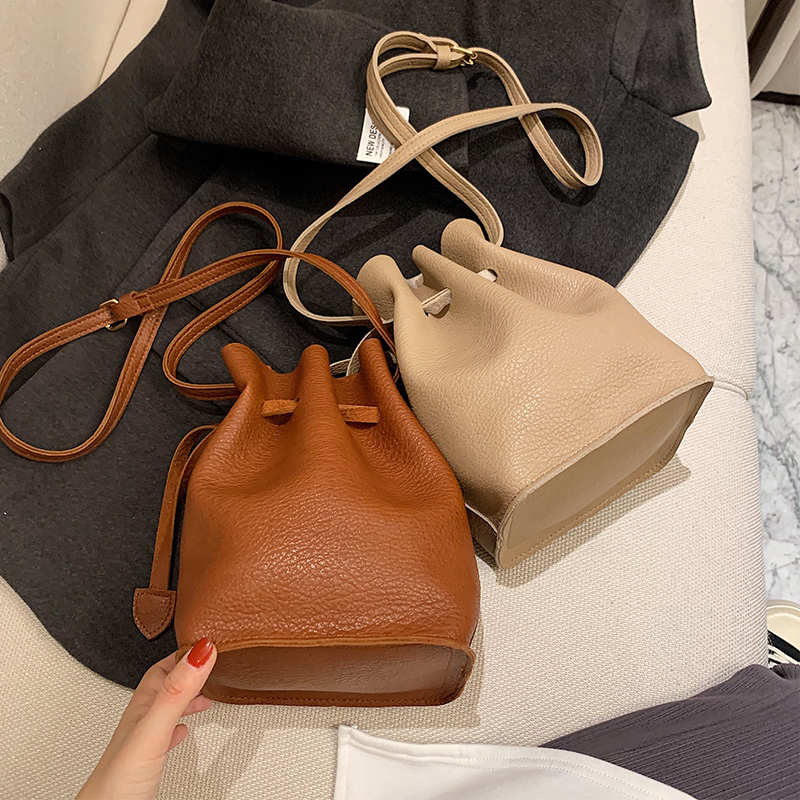 Túi xách tay đeo vai IELGY dạng xô mẫu 2021 phong cách Hong Kong thời trang dành cho nữ