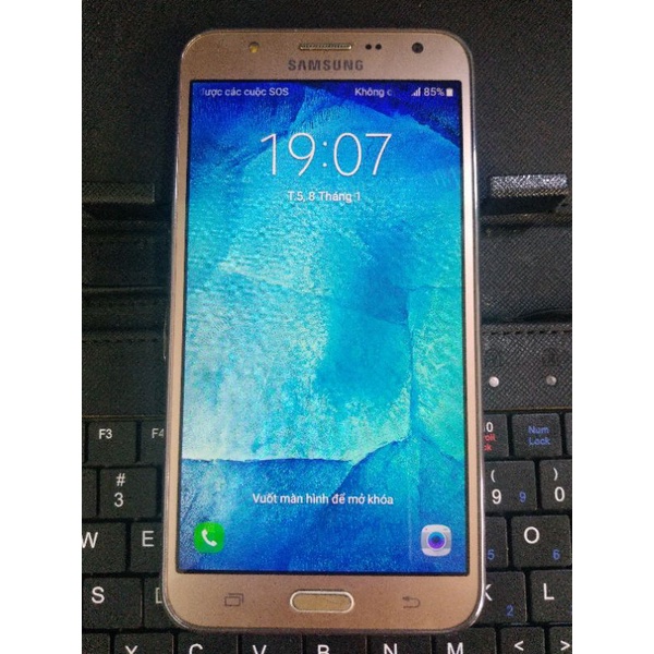 Điện thoại Samsung Galaxy J7