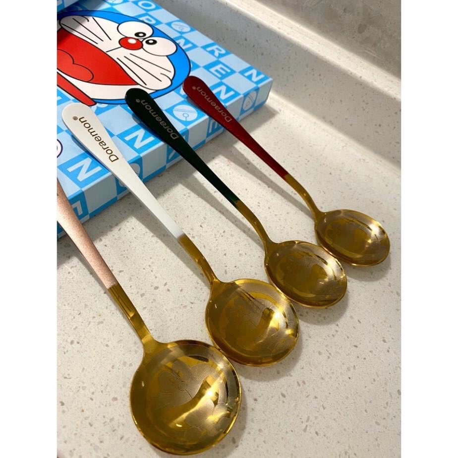 Thìa inox mạ vàng hộp 4 cái khắc hình Doraemon , Hộp 4 thìa doremon sang trọng