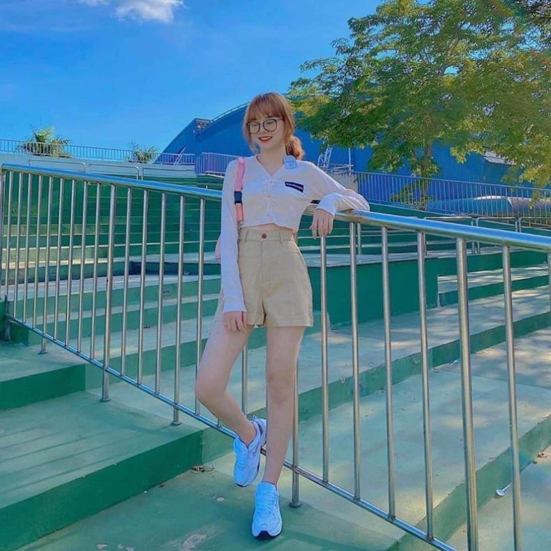 Áo croptop nữ tay dài cổ V phối cúc thêu logo chất vải thun Borip FreeSize dưới 53kg [Hàng Đẹp] | BigBuy360 - bigbuy360.vn