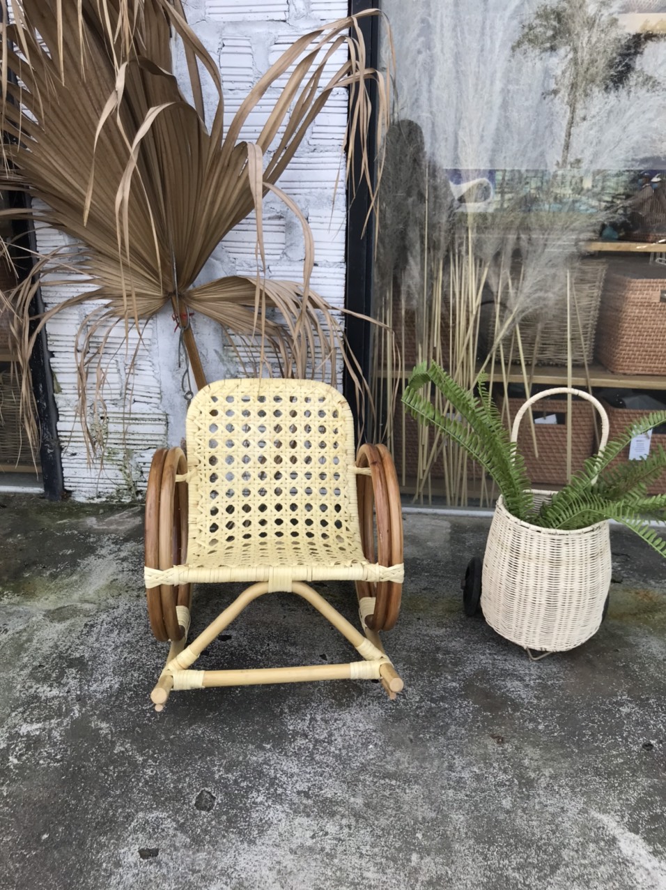 Ghế đan mắt cáo tinh tế sắc nét dành cho bé dài toàn ghế 60 cm rộng 40 cm | BigBuy360 - bigbuy360.vn