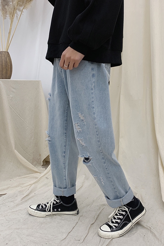Summer new men's jeans loose-legged nine-point pants men's Korean version of the trend hole-in-the-line pants straight small leggings 1.
