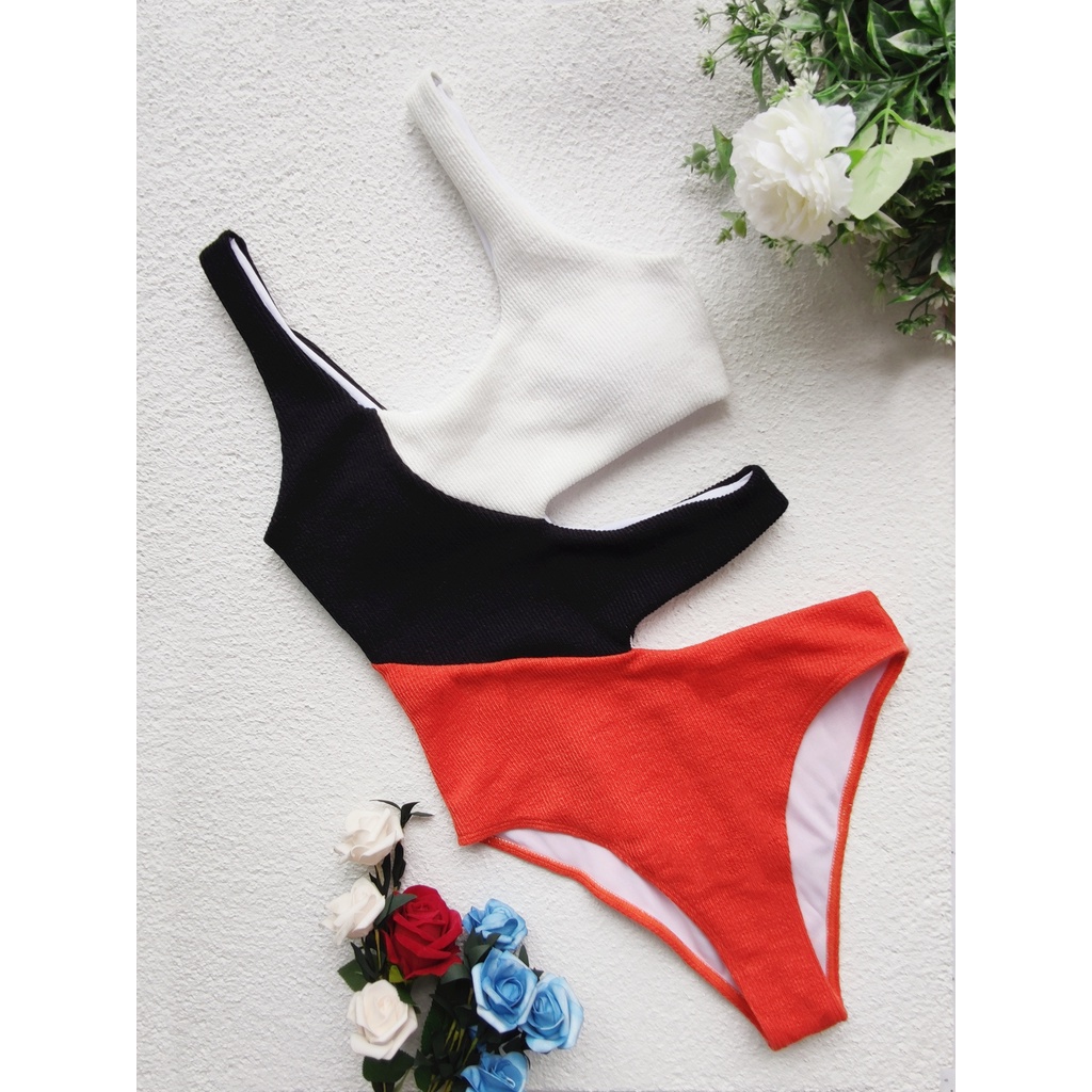 Wimsuit trắng đen đỏ kết hợp đồ bơi một mảnh khoét rỗng
 | BigBuy360 - bigbuy360.vn