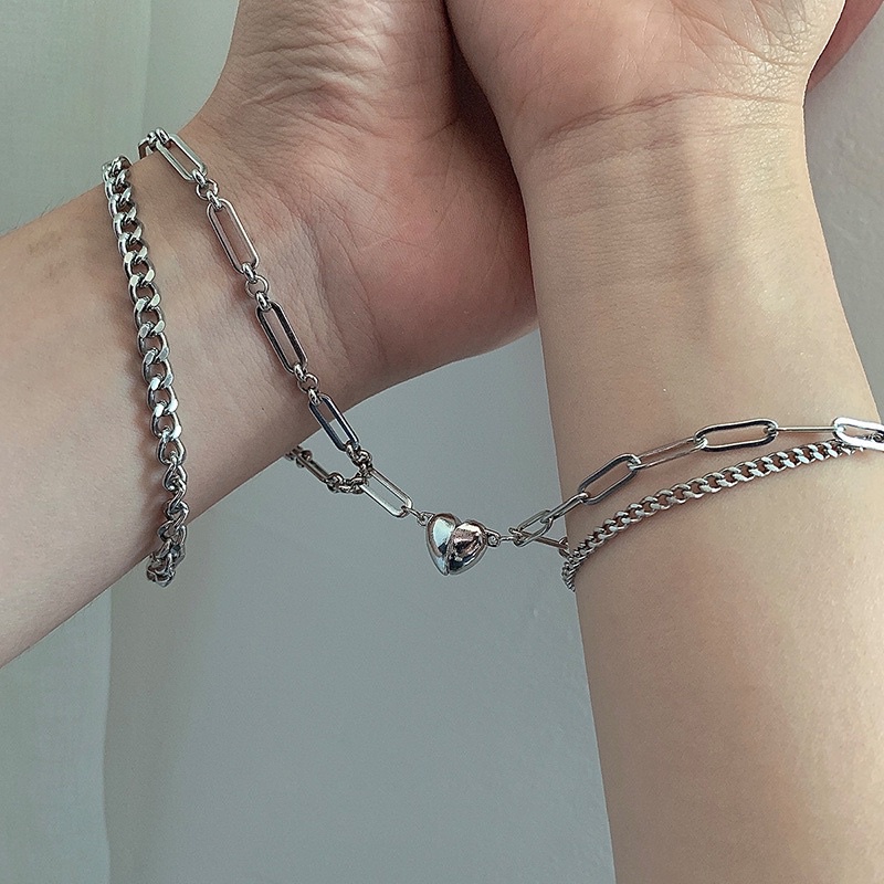 Vòng Tay Cặp Trái Tim Nam Châm Có Thể Hít Được Dễ Thương Cho Cặp Đôi
