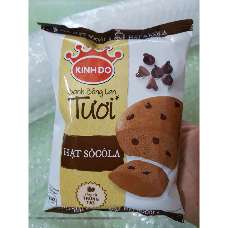 Bánh bông lan Kinh Đô hạt sôcôla 