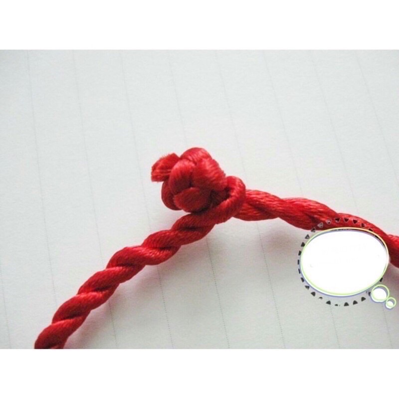 Sợi chỉ đỏ may mắn