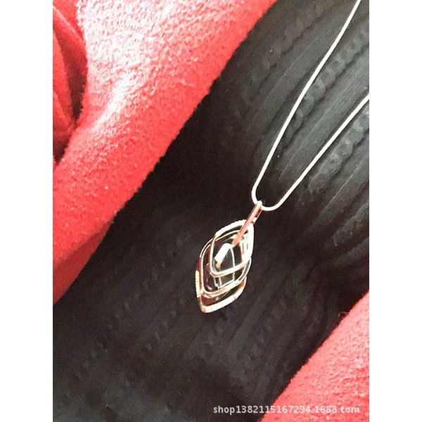 Dây chuyền nữ phong cách thu đông kiểu hình thoi đính đá vô cùng sang trọng, đẳng cấp