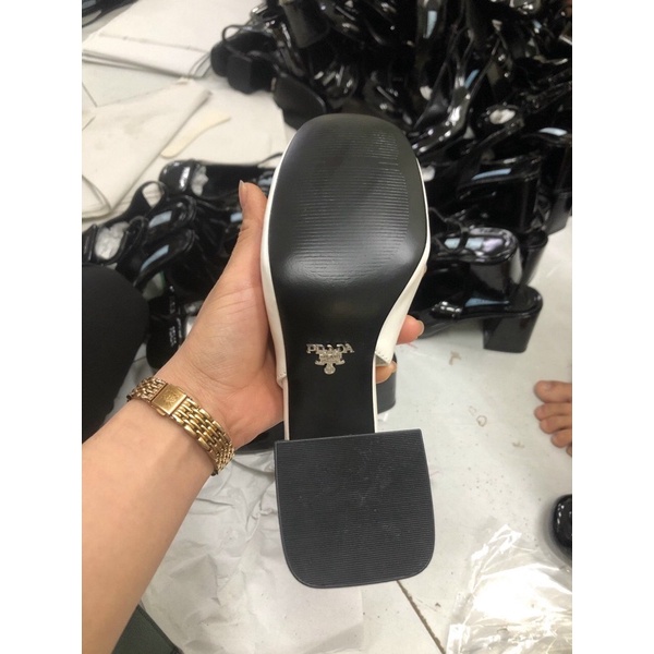 Guốc cao gót Prada, giày quai sau mẫu mới hót nhất nam nay màu đen trắng