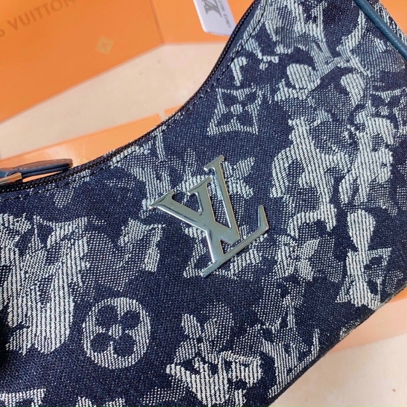 Túi Lv kẹp nách s25