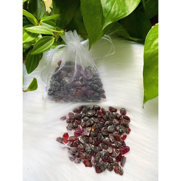 Ngọc Hồng Lựu - Garnet bảo vệ, đam mê, sáng tạo và sức mạnh