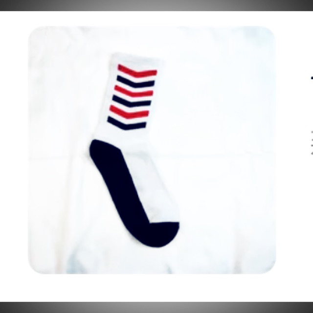 🧦🧦🧦 Vớ tất cao cổ phối sọc 2 màu cá tính.