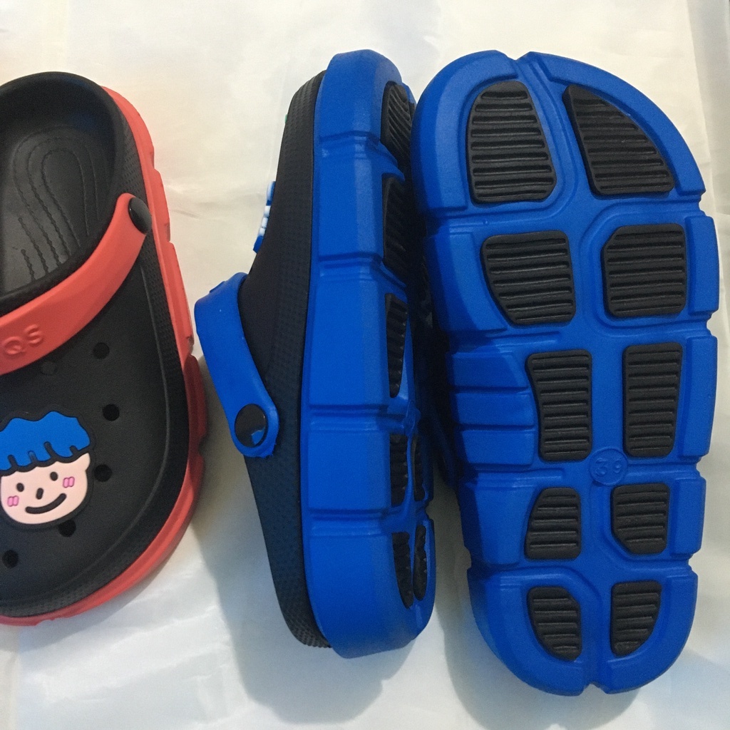 Dép cross nam nữ , sục nữ crocs hình cặp đôi và sticker cực xinh size từ 35 đến 43