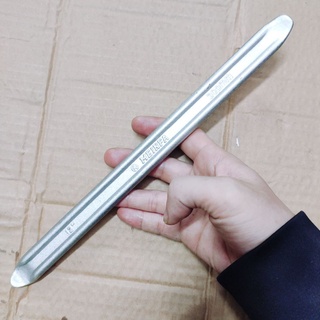 Móc lốp xe máy, xe đạp
