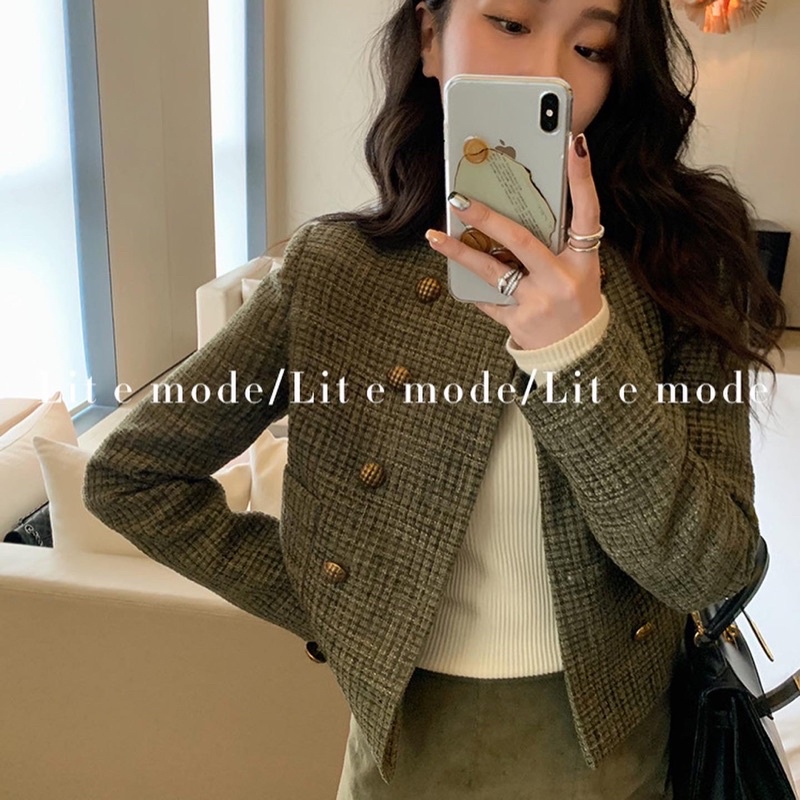 Áo dạ tweed đính cúc sang chảnh màu xanh rêu