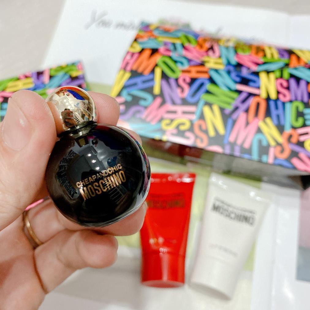 Set Nước hoa Moschino Cheap &amp; Chic I Love Love (Lotion - Sữa Tắm - Nước Hoa Minisize