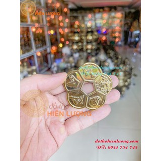 Đồng tiền hoa mai mạ vàng bỏ ví