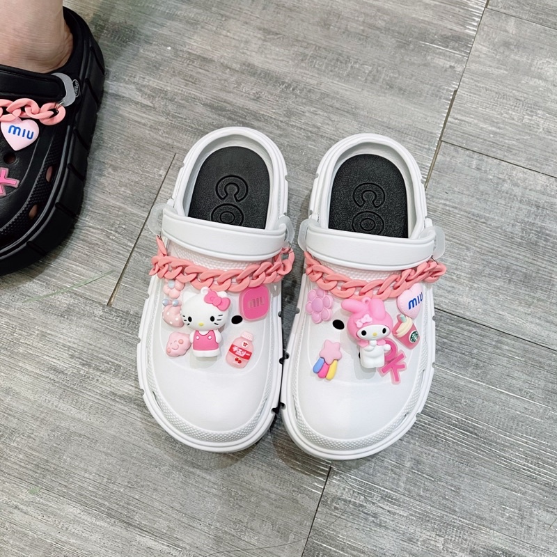 Dép Crocss cao 5cm tặng kèm charm Hello kitty , thỏ cinnamoroll