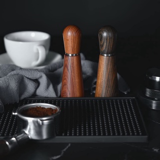 Máy pha cà phê Espresso kèm thảm lót tiện dụng
