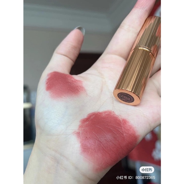 Son Charlotte Tilbury