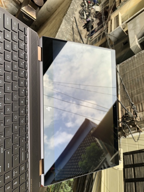 Hp spectre 15 x360 2019(i7 8565u/16Gb/ssd 1T/4K oled)