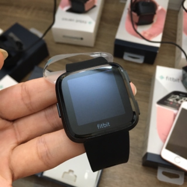 Đồng hồ thông minh Fitbit Versa phiên bản đầy đủ