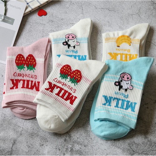 Đôi vớ dệt kim thêu họa tiết dễ thương phong cách Nhật Bản