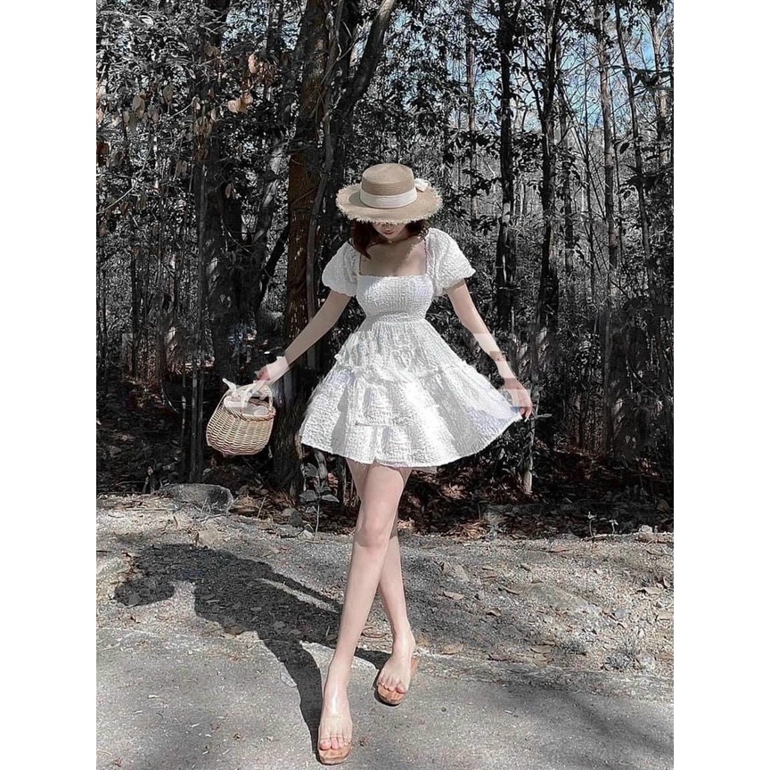 Đầm Cổ Vuông Xoè Hở Lưng - D0534