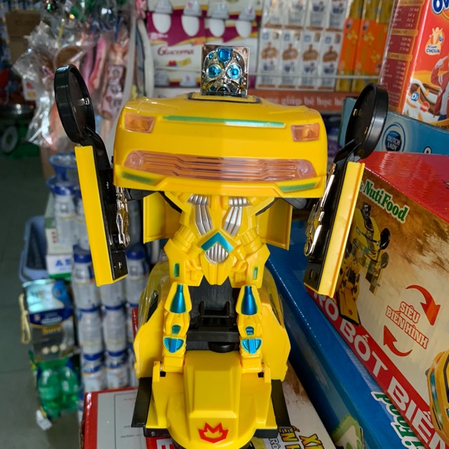 Xe oto biến hình rô bốt