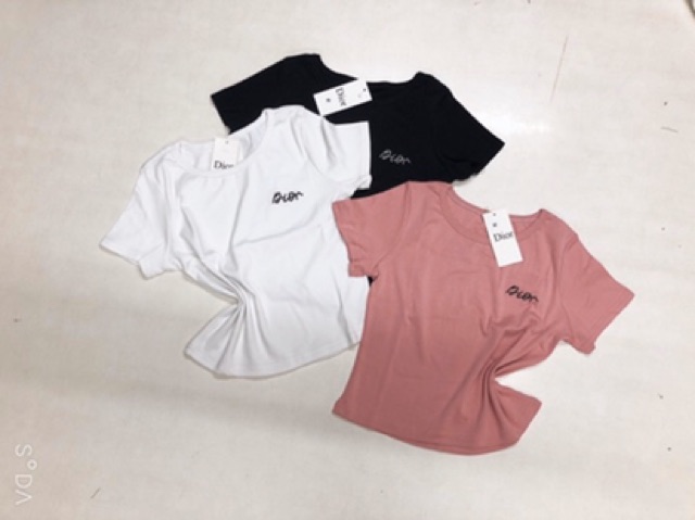 áo thun nữ croptop,áo croptop dài tay nữ cổ vuông nhiều màu trẻ trung 2 màu | BigBuy360 - bigbuy360.vn